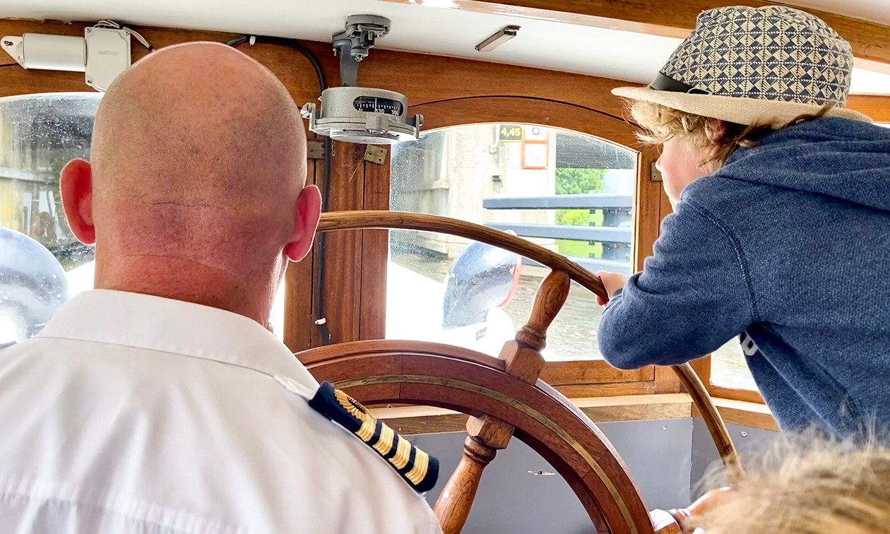 Volkslust Salonboot Lola