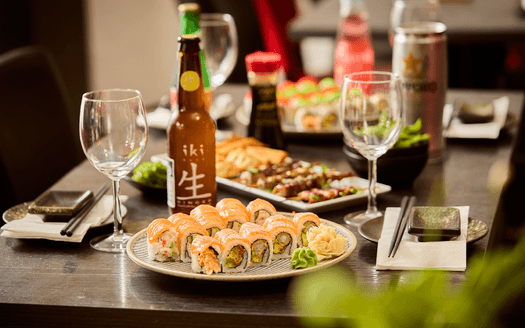 Ad Libitum hos Dinner Sushi
