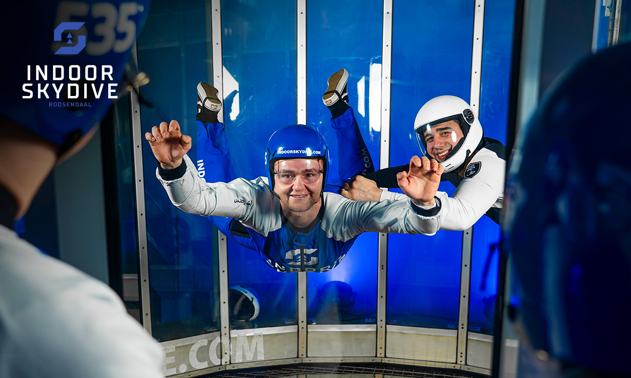 2 of 5 flights indoor skydiven bij Indoor Skydive Roosendaal