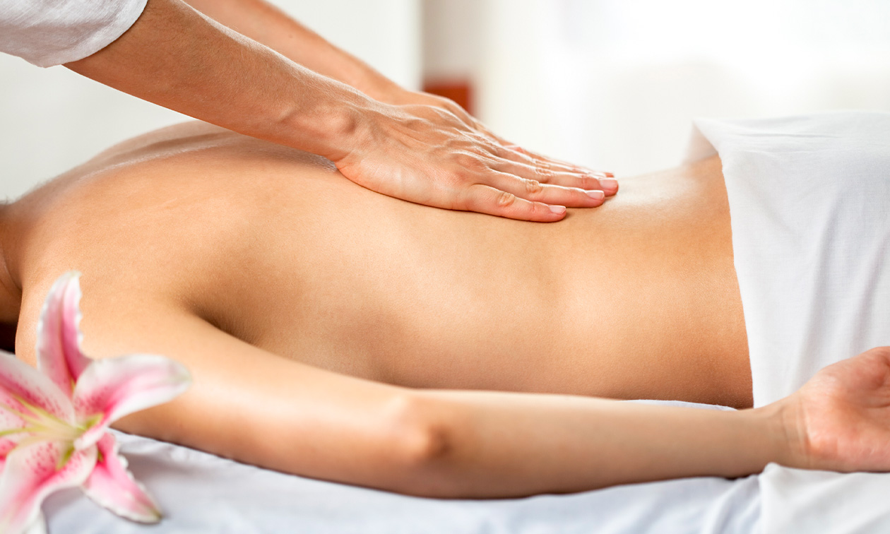 Massage of scrub-behandeling naar keuze (60 of 90 min)