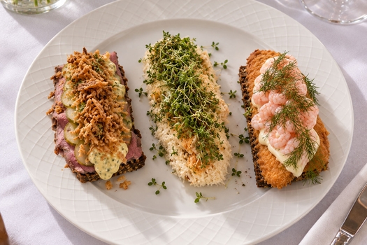Smørrebrød og fri bar i 2 timer