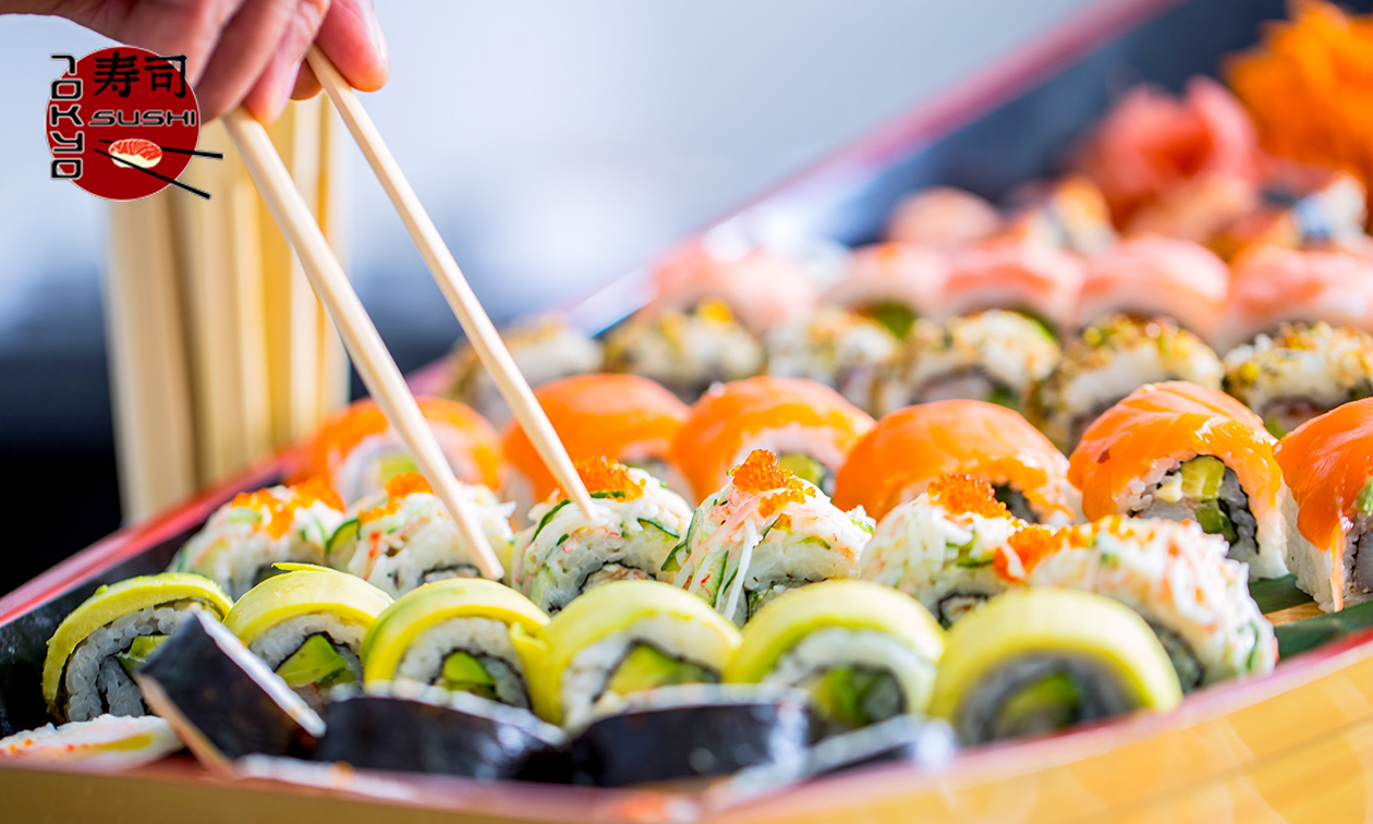 Sushiboot voor 2 personen + 2 nagerechten bij Tokyo Sushi Lochristi